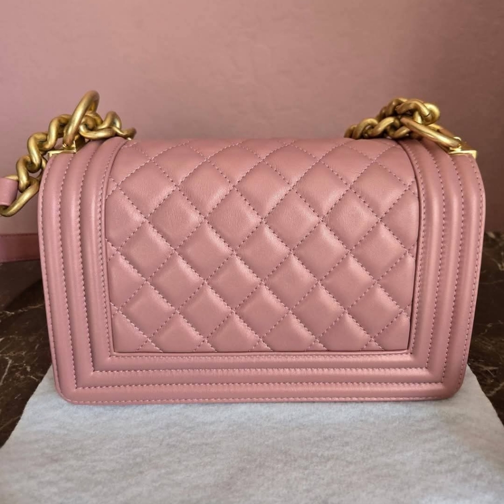 CHANEL Small Boy Bag. - Picture 2 of 15